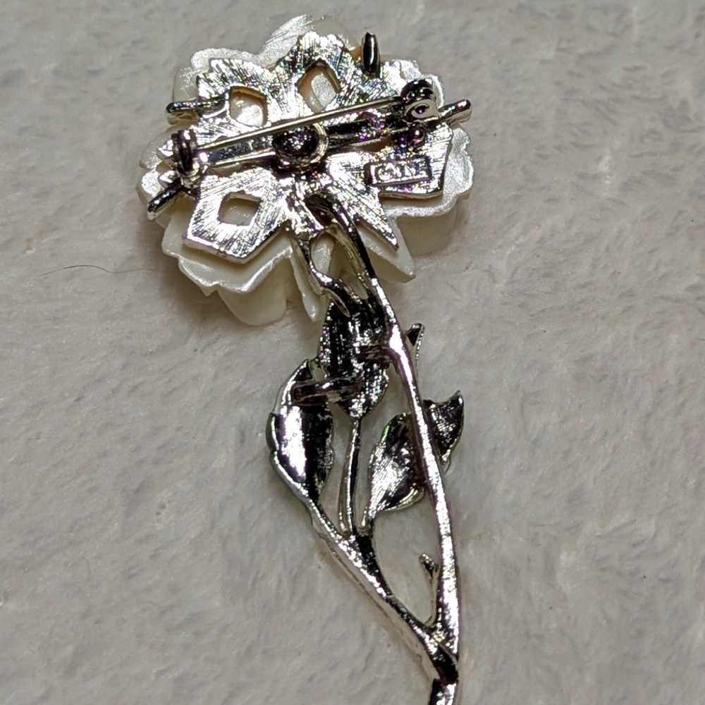 Vintage JJ Jonette Ivory Colored Rose Brooche with Silvertone Stem. - Picture 6 of 9